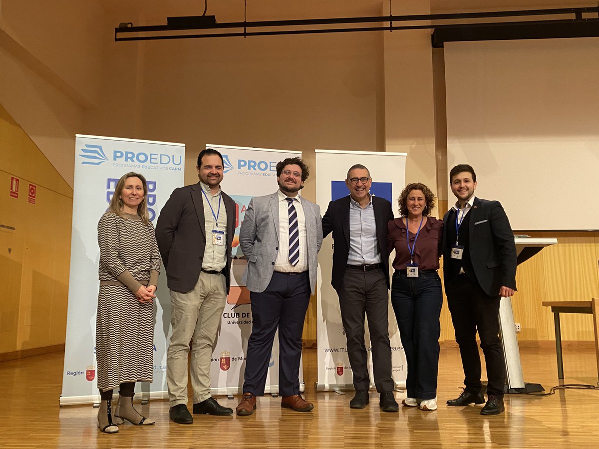 ProgramasRM's tweet photo. ⏩ Continuamos con la X Liga de Debate de Bachillerato en el @CentroSocialUMU con la visita del Rector de la @UMU @JoseLujanRector y el gran equipo de jueces colaboradores de @CPRRegionMurcia @EduPermanenteRM @EspecialRegimen @ICUAM_RM y del Servicio de Inspección Educativa 🗣️💬 https://t.co/tcI9haqji0