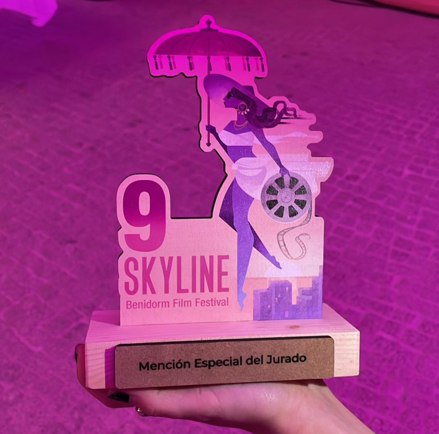 Que Co-Haunting se ha llevao la MENCIÓN ESPECIAL DEL JURADO en el <a href="/skylinefilmfest/">Skyline Benidorm Film Festival</a>!!  

Muchísimas gracias por el reconocimiento! Que un corto como este haya  participado en un festival de semejante calibre ya es un logro en sí  👻❤️
