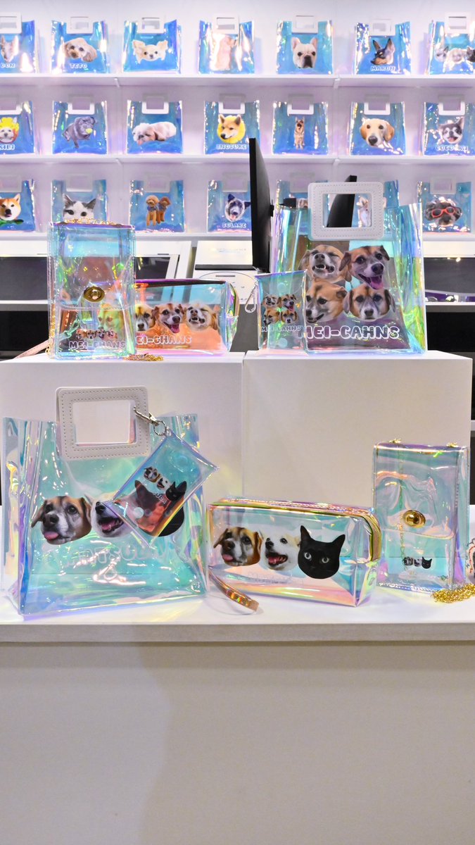 petdotshop's tweet photo. 【速報】
インターペットで売ってたキラキラグッズ達が、オンラインでゲットできるようになったらしい。
これがうちの子の写真で作れるって、やばすぎない？
3点セットで買うと送料無料で、ノベルティまで付いてくるらしい、、

リンク貼っておくから絶対チェックして🥹

https://t.co/MGzMob0y3A https://t.co/m5SGvzNOwE