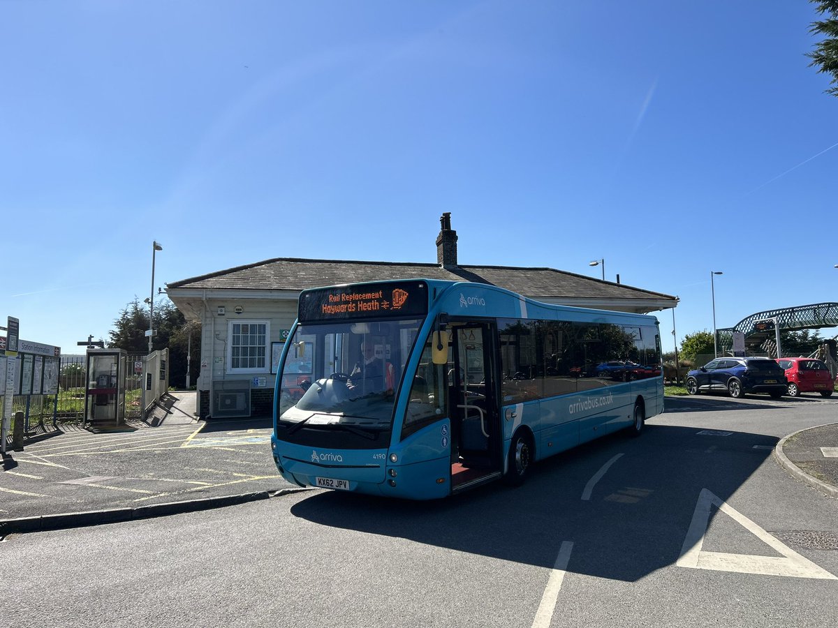 Arrivabus7 tweet media
