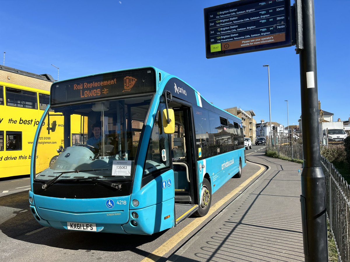 Arrivabus7 tweet media