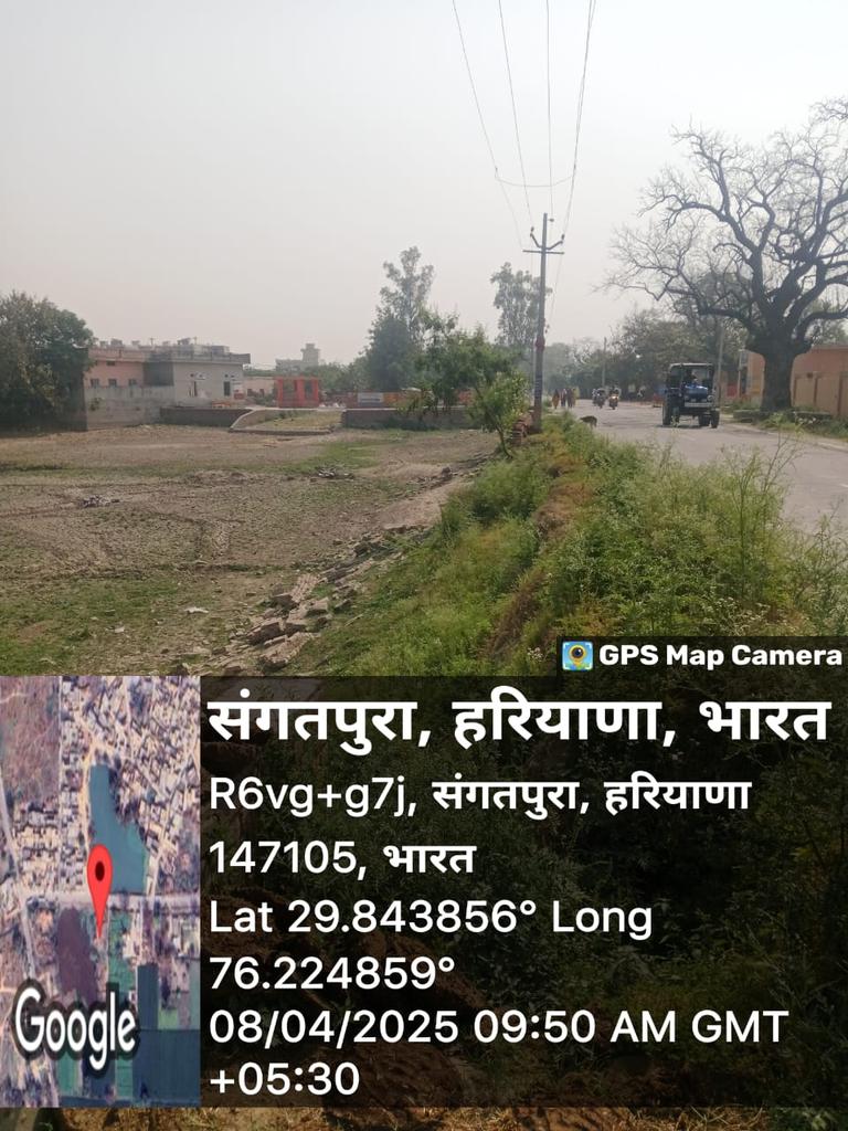 Rambhaj1's tweet photo. @cmohry @NayabSainiBJP @MPNaveenJindal आदरणीय मुख्यमंत्री जी  गाँव संगतपुरा जिला कैथल में PWD विभाग की सड़क जोकि गाँव बाबा लद्दाना जाती है तालाब किनारे की दीवार बिल्कुल गिर चुकी है जिससे दुर्घटना एवम हादसों की सम्भावना रहती है. कृपया करके इसलिए दीवार को बनवाने का कष्ट करें। Pic https://t.co/0Ax51gJV18