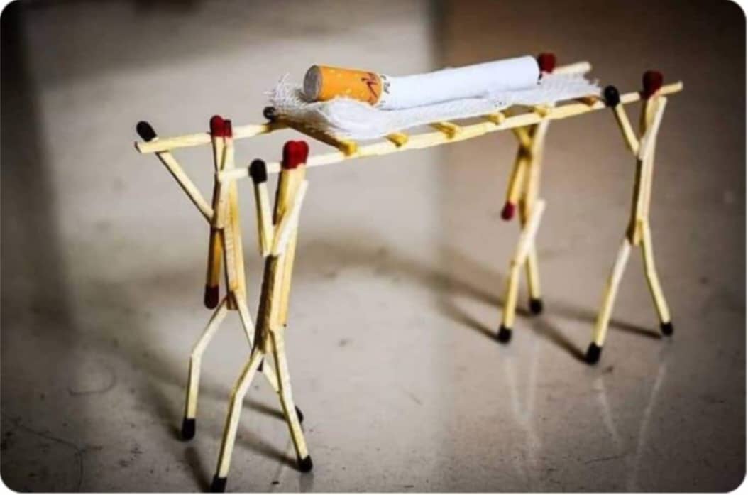 *رحمان بابا څه ښکلی فرمایلی*

*اوریدلی می نومونه هم څلور دی*. 
*نازل شوی کتابونه هم څلور دی*

*دڅلورو فرشتو په لاس نظام دی.*
*امامان دی مسلکونه هم څلوری دی*

*په څلورو بازوگانو دی سفر دی*.
 *جنازه کی تکبرونه هم څلور دی*. 

*رحمان وایی دڅلورو ملگرتیا کړه*. 
*ستا دقبر دیوالونه هم څ