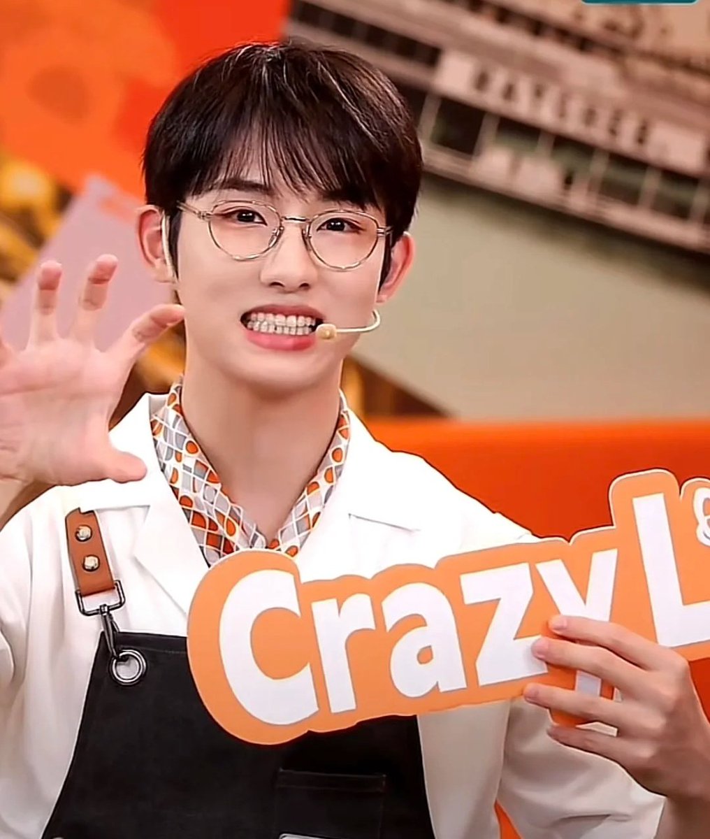 letme_loveww's tweet photo. ㅋㅋㅋㅋㄱㅋㅋㅋㅋㅋ요즘 유행하는 포즈인가밬ㅋㅋㅋㅋㅋㅋ귀여움🫠🫠 https://t.co/JnWvGr8qD7