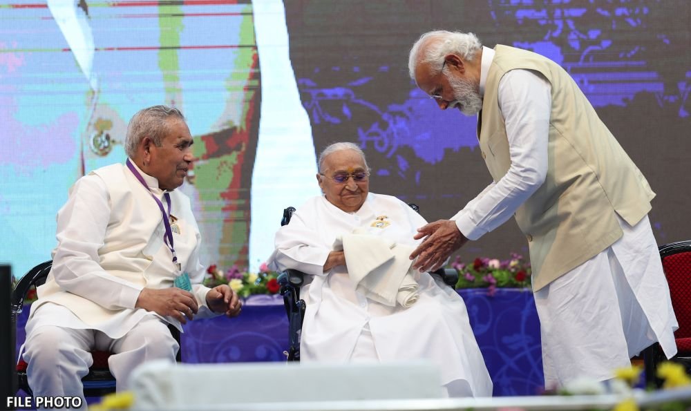 Narendra Modi tweet media