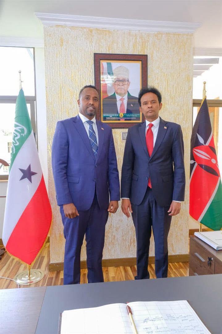 AbdinasirAHersi's tweet photo. I appreciate the warm reception frm H.E. Mohamed Ahmed, Somaliland Rep. to Kenya,at the Somaliland Mission.His comprehensive overview of the Mission’s structure and ongoing initiatives to enhance Somaliland’s bilateral relations with Kenya and development partners was invaluable. https://t.co/V6JqKAJoxz