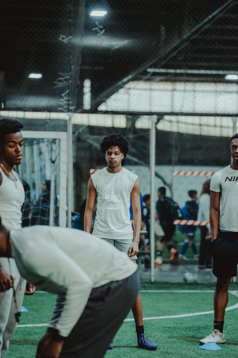 Heading into My Junior Szn 
Time to make a name of myself 💯
Stats:
5’10
135 lbs
4.0 gpa 
ATH - CB/S
Bench: 155
Squat: 245
40 time: 4.9
Locked and loaded for Junior Year