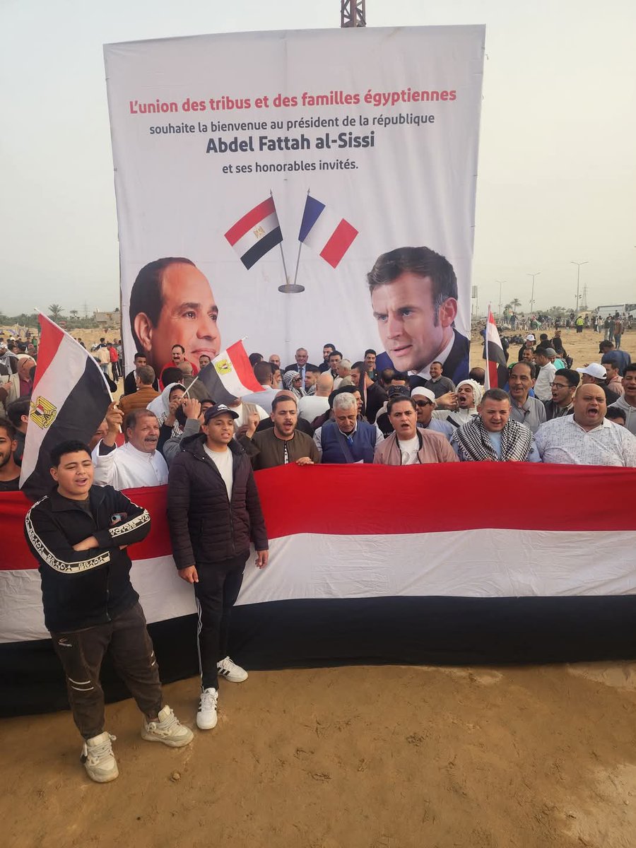 EgyptienProgres's tweet photo. Al-Sissi et Macron arrivent à Al #Arich
@EgyptienProgres https://t.co/9yj7W9hJPY
