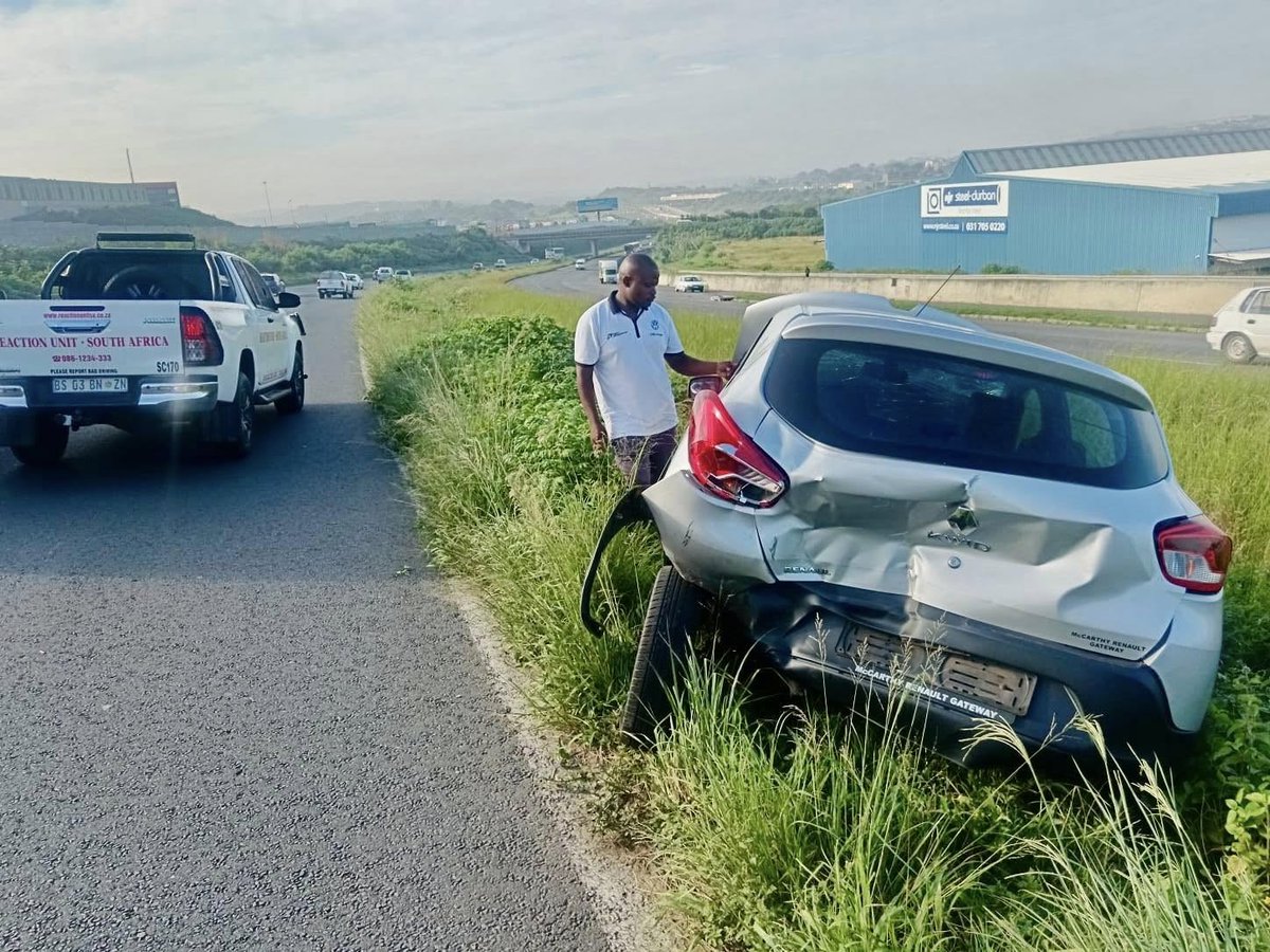 _ArriveAlive's tweet photo. How many drivers know their vehicles MUST have an emergency triangle and in a breakdown must be placed more than 45m from the vehicle!!?
https://t.co/MCsIHqH1JT
#ArriveAlive #EmergencyTriangle https://t.co/607RwX4lb6