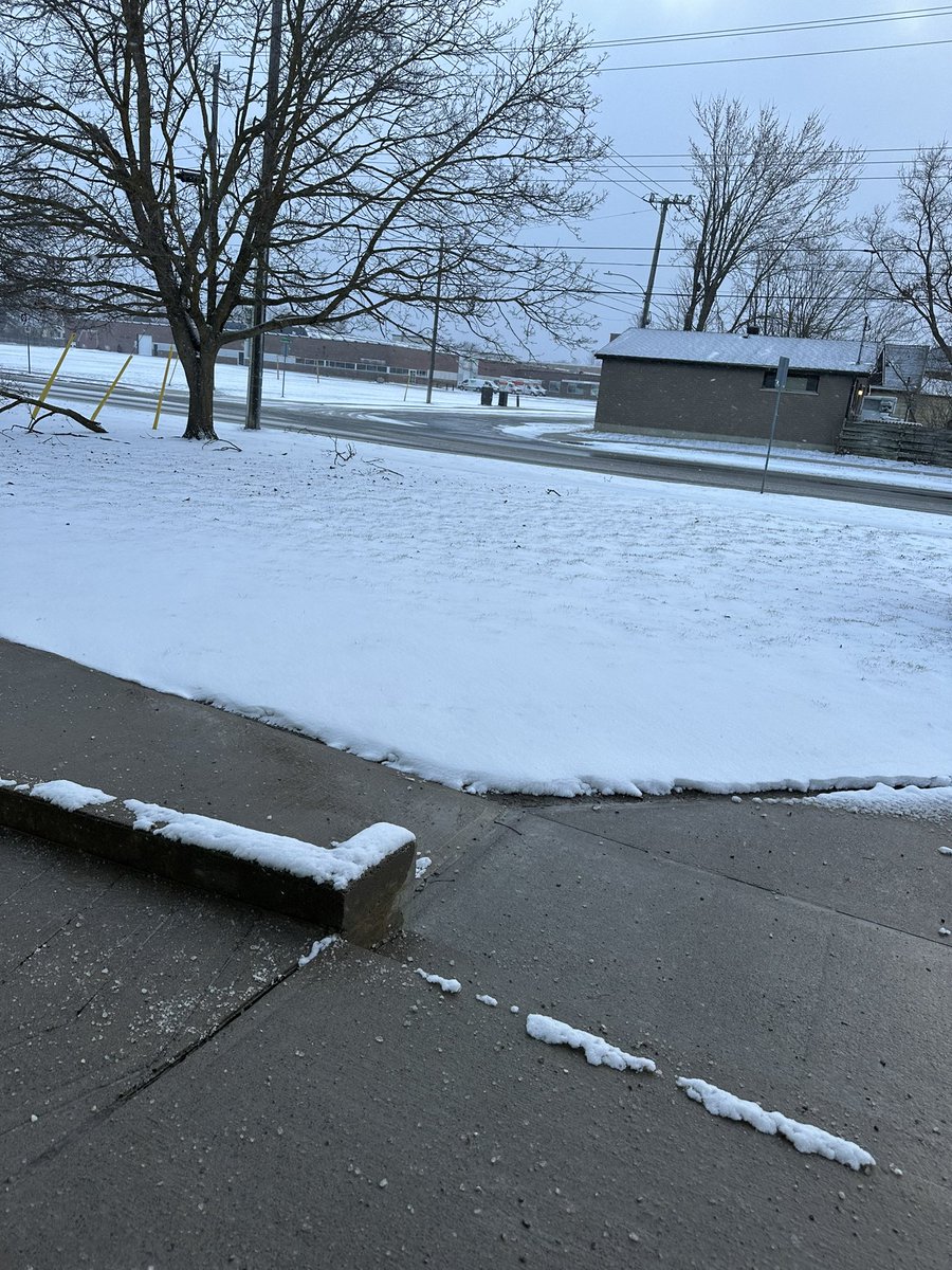 BrianEllis1's tweet photo. Tues April 8th - I’d like to formerly apologize for this mess.  I had my winter tires taken off yesterday.  My bad https://t.co/MoTWKoHyGI