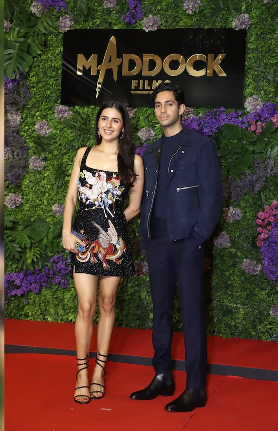 Onlinetadka's tweet image. अक्षय कुमार की भांजी और राजेश खन्ना की नातिन के सामने फेल हुईं बाॅलीवुड की हसीनाएं, शॉर्ट ड्रेस में ढाया ऐसा कहर कइयों को लग गई मिर्ची
#DimpleKapadia #DimpleKapadiaGranddaughter #NaomikaSaran #AkshayKumarNiece #SimarBhatia #BollywoodNews