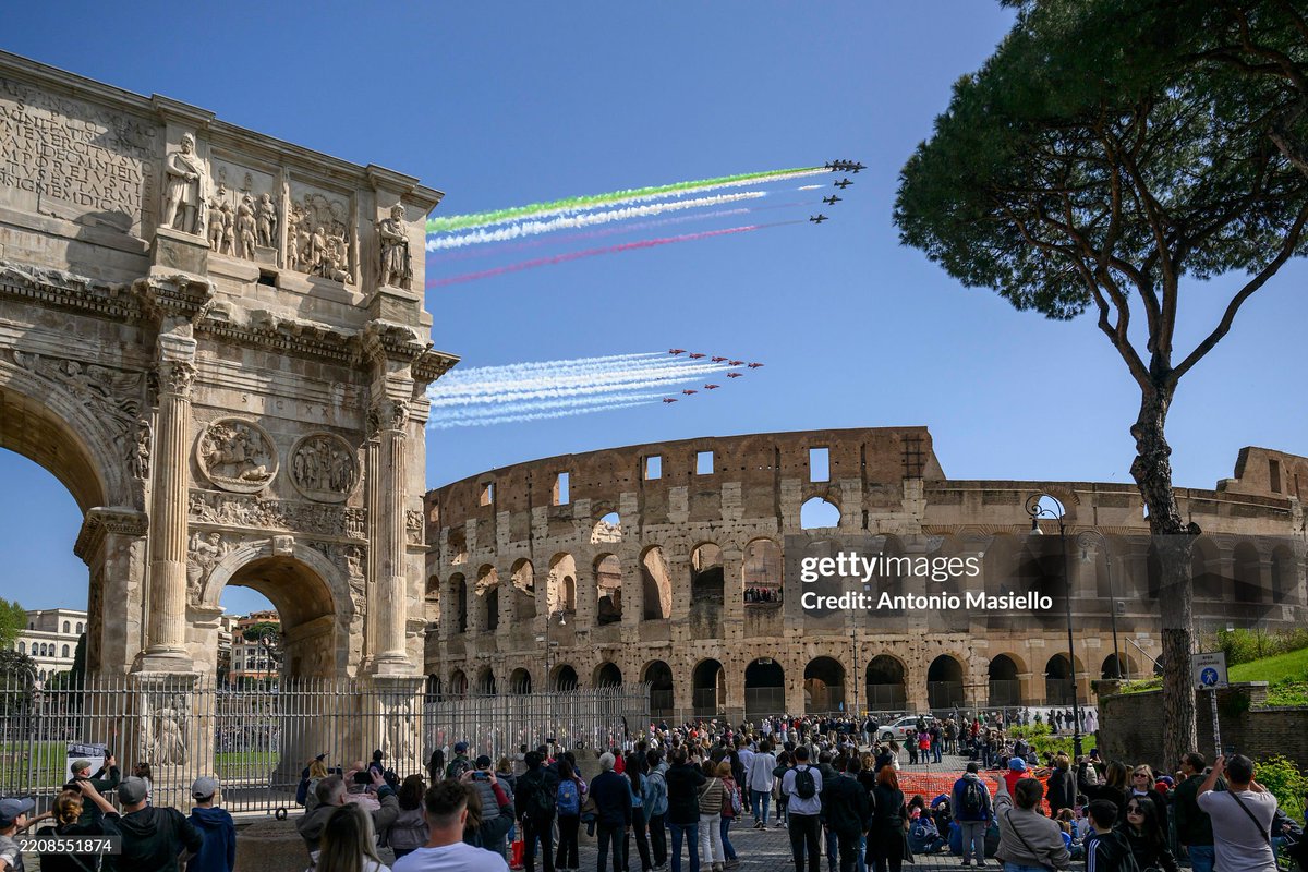 theworldofAC's tweet photo. #StateVisitItaly has begun 🇬🇧🇮🇹 https://t.co/y95nvOwZrW