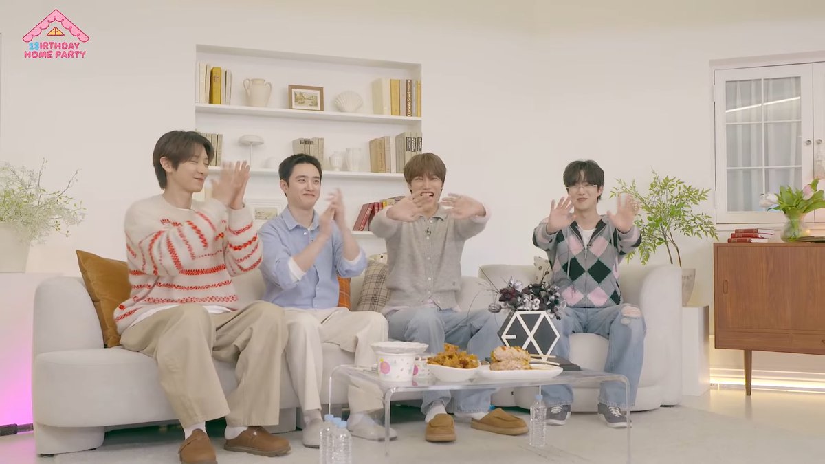kokokbop's tweet photo. SUHO, CHANYEOL, KYUNGSOO, AND KAI ARE HEREE https://t.co/8w3Mxr4IjQ