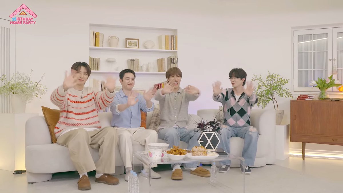 kokokbop's tweet photo. SUHO, CHANYEOL, KYUNGSOO, AND KAI ARE HEREE https://t.co/8w3Mxr4IjQ