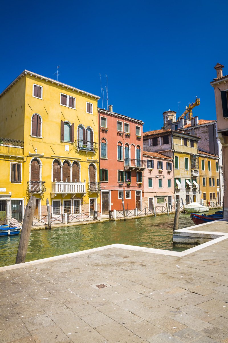 Halcia's tweet photo. Good morning wonderfull ppl 🫶🏻! 
Photos taken in 

-> Venice, Italy 

#venice #italy #architecture #venezia #photography #goldenhour #boat #canale #travel #europe https://t.co/rivDRe3s97