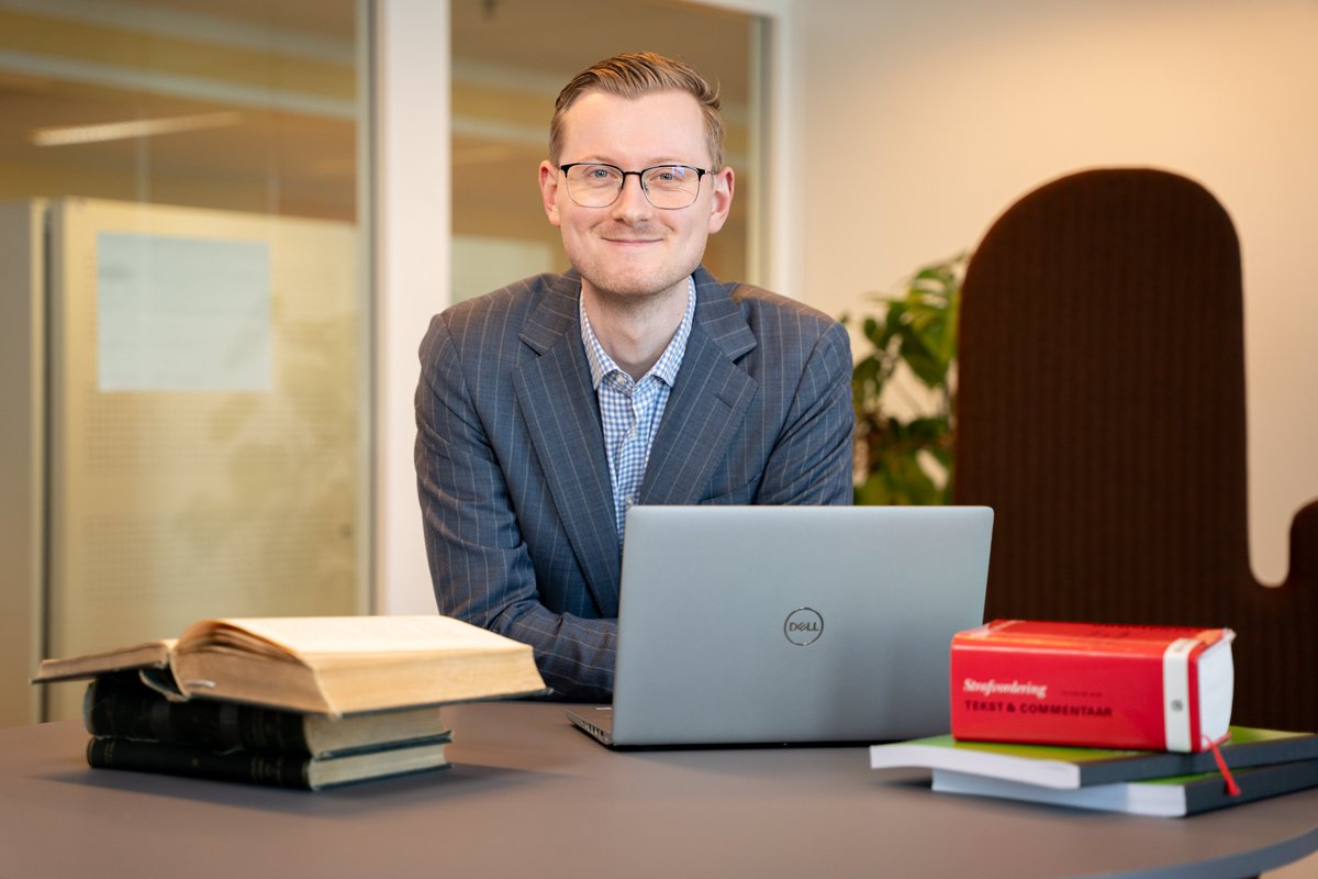 Het lijkt misschien nog een stipje aan de horizon, maar het streven is dat op 1 april 2029 het nieuwe Wetboek van Stafvordering in werking treedt. Een behoorlijke omschakeling, maar vooral een hele verbetering. Lees hier meer over het nieuwe Wetboek ➡️ rijksoverheid.nl/ministeries/mi…