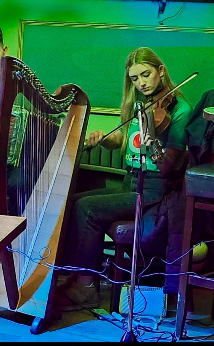Music of Mayo (@musicofmayo) on Twitter photo An Club Ceoil gach Aoine 4-5pm le Ceol Mhaigh Eo agus <a href="/MayockEmer/">Emer Mayock</a> <a href="/LinenhallMayo/">Linenhall Arts Centre</a>. Nå caill an Aoine seo, 11 Aibreån. Is à år n-aoi-cheoltóir an-speisialta nå an fidléir agus an clåirseoir Aoibhinn Walsh. Seinn foinn, bain sult as ceol Mhaigh Eo agus labhair Gaeilge. An Club Ceoil gach Aoine 4-5pm le Ceol Mhaigh Eo agus <a href="/MayockEmer/">Emer Mayock</a> <a href="/LinenhallMayo/">Linenhall Arts Centre</a>. Nå caill an Aoine seo, 11 Aibreån. Is à år n-aoi-cheoltóir an-speisialta nå an fidléir agus an clåirseoir Aoibhinn Walsh. Seinn foinn, bain sult as ceol Mhaigh Eo agus labhair Gaeilge.