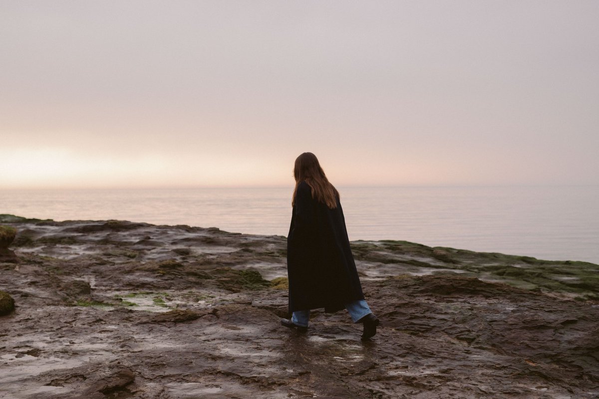 lucygooch_'s tweet photo. 'Keep Pulling Me In' is out today - the second single from my debut album 'Desert Window' (out 6 June on @fire_records). Inspired by the paintings of Leonora Carrington. Photo by @julietklottrup​​​​​​​​​​​​​​​​

Pre-order: https://t.co/PX8CmarviM https://t.co/ObbbjcqJrW