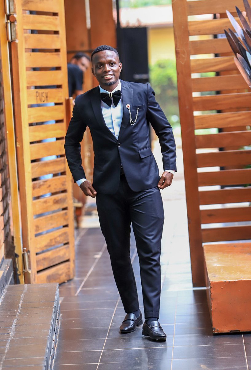 sportslens1's tweet photo. Paul Mucureezi pulled up in style to receive his Player of the Month award โ dressed to kill and ready to thrill!
Fashion meets football! ๐ด๐๐ฅ
#PaulMucureezi #PlayerOfTheMonth #StyleAndSkill @Nec_Fc https://t.co/2FW0XpZWK7