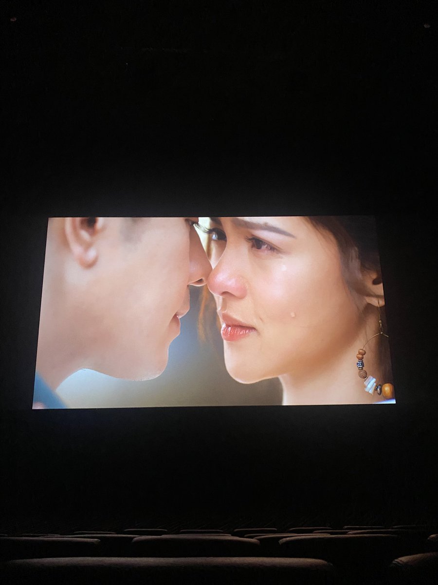 j51960's tweet photo. I finally got the chance to watch My Love Will Make You Disappear today! Of course, nahatak ko rin yung boyfriend kong nonchalant din haha. He’s not really into this kind of movie, pero I convinced him to go with me. Sabi ko pa, Supportahan mo naman si fellow Cebuana mo, si Kim Chiu! ayun, napa-oo ko rin. And to my surprise, nag-enjoy siya! Tawang-tawa siya sa mga scenes and super natawa ako na siya pa yung unang nagkwento after ng movie! Ang galing, super worth it panoorin, and nakakatuwang makita na even someone who wasn’t into this genre had fun watching it. Galing  niyo @prinsesachinita and @mepauloavelino and congratulations 👏❤️