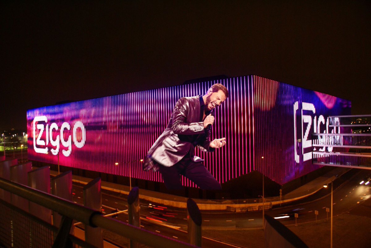 Let's rock the Ziggo Dome next week! 🎸🎹🎤

Zondag 20 april (1e paasdag) staat Bouke in de Ziggo Dome met de VIVA LAS VEGAS show! Met volop nieuwe nummers en verrassingen. 

Kijk op de website van MOJO en bestel nu je tickets! 

#bouke #ziggo #mojo #elvis #concert #optreden