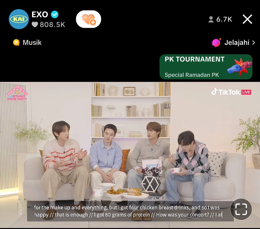 😭😭😭🎉
Senang liat mereka live, tapi sedihnya juga ada banget cok😭