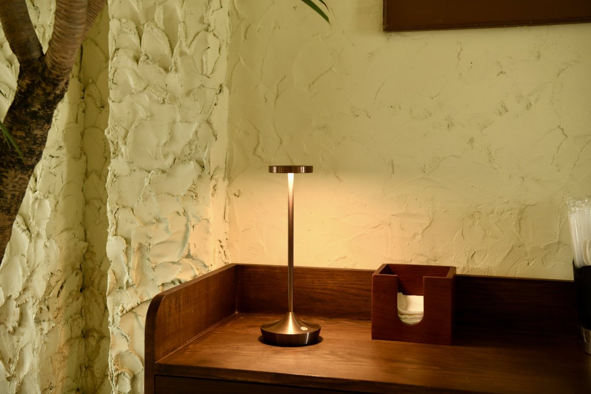 sakringt's tweet photo. Sakringt X86B - Crafting Coffee Shop Charm ☕️

https://t.co/1cAgLhP5lE

#sakringt #sakringtx86 #cordlesstablelamp #moderhomedecor #interiordecor #LED #rechargeablelamp #neutralhomedecor #lampdesign #patiolamp #homeinspo #tablelamp https://t.co/1gC7WvT4RB