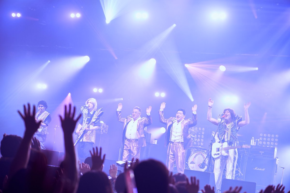mm_official_'s tweet image. //
音楽ナタリー
ライブレポ公開中📝
\\
▼『MONKEY MAJIK結成25周年!吉田兄弟、Def Tech、サンドウィッチマンも祝福に駆けつけた一夜』
natalie.mu/music/news/619…
写真もたくさん公開していますので
レポと合わせてお楽しみ下さい✨
#monkeymajik
#吉田兄弟
#DefTech
#サンドウィッチマン