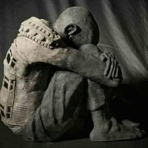 رازِ حیات مُنکشف ہونے کو تھا کہ ہم
اِک مُنکرِ حیات کی باتوں میں آ گئے🔥