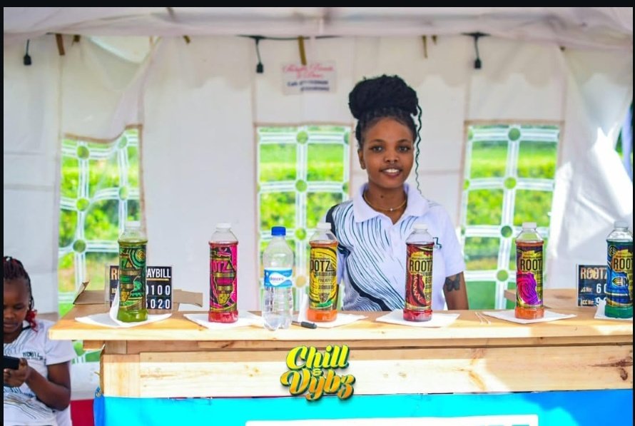 rootzjabajuice's tweet photo. Hit us up to join your next chill session. We bring the #itsdeep vibes.

#rootz #jaba #juice
#h20forerootz 
#chillandvybz https://t.co/09Z2AJWnRm