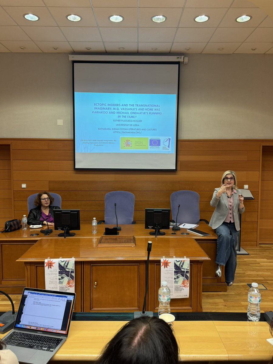 We continue with Dr Esther Pujolras and her analysis on how transnationalism shapes the Indian Ocean in her paper “Ectopic Insiders and the Transnational Imaginary: M. G. Vassanji’s And Home Was Kariakoo and Michael Ondaatje’s Running in the Family”.