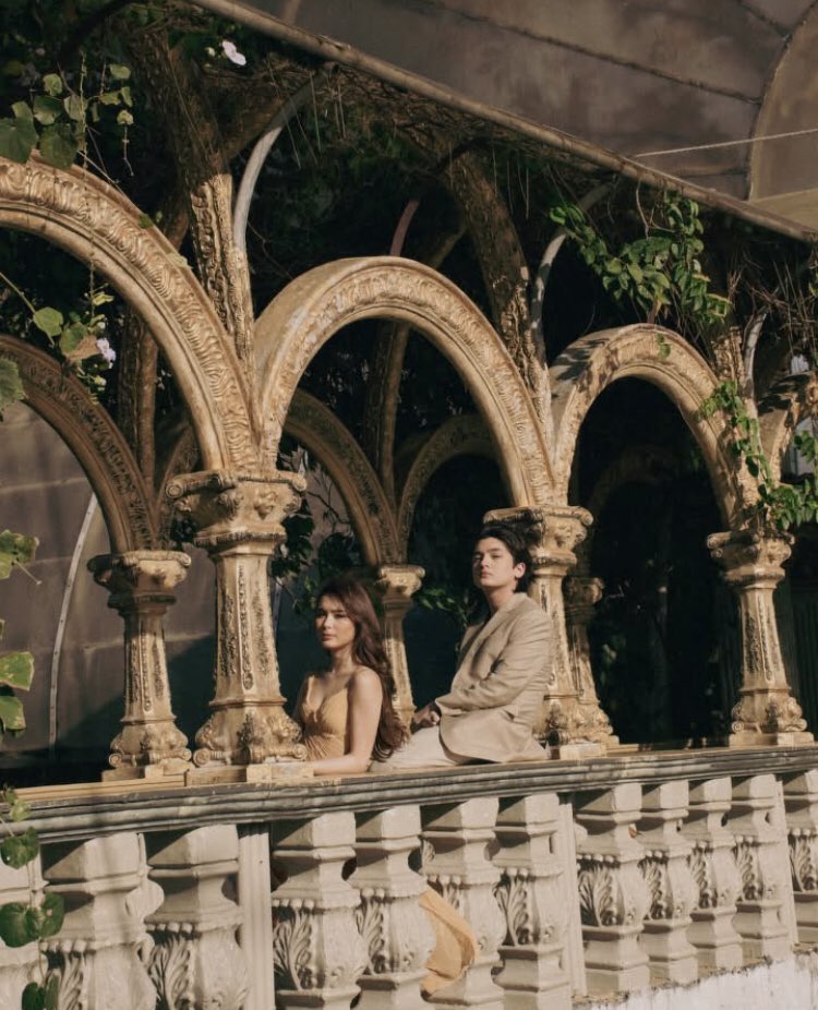 FS_trendsetter's tweet photo. IG | @.j.alarcioo posted a photos of @francinecarreld and @imsethfedelin 

“ Golden hour doesn’t speak— it paints ✨ “

#FranSeth #FRANSETHCloudies
#FrancineDiaz #SethFedelin https://t.co/BpOBrJNZDg