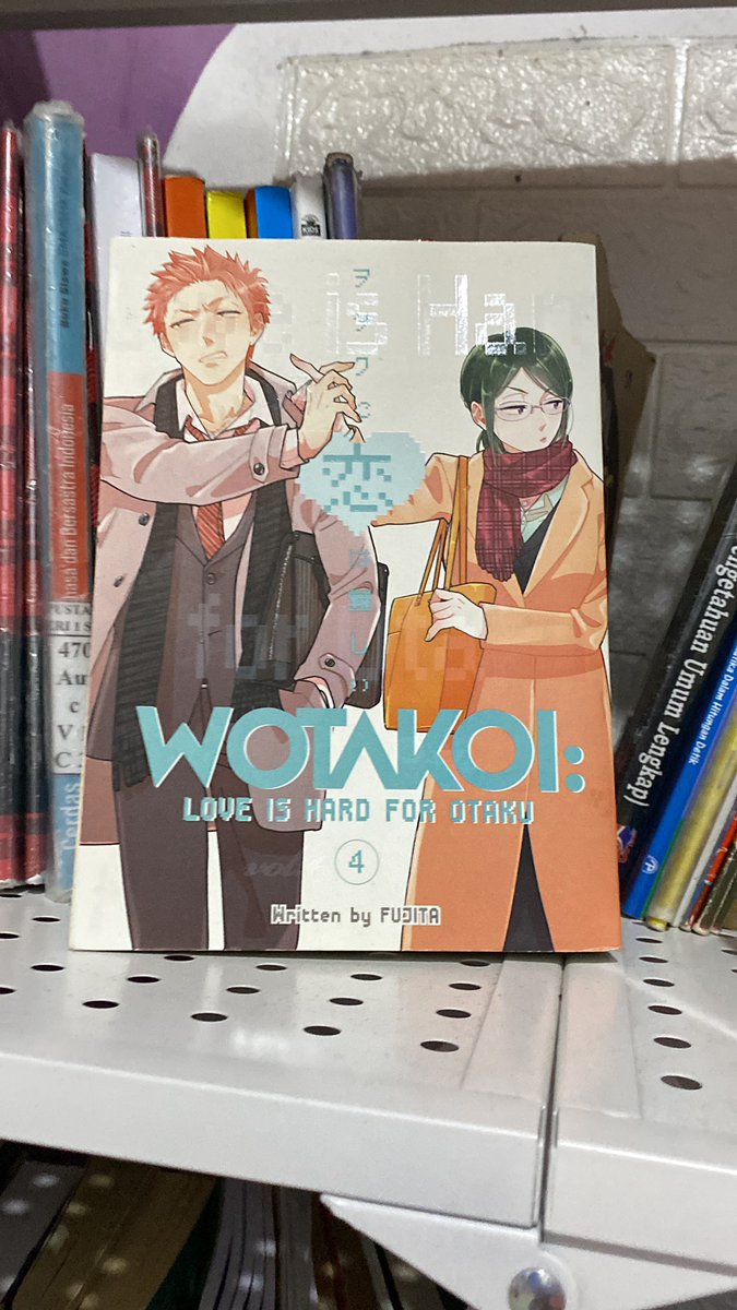 squiyyel's tweet photo. ak mau jual ini.. ga tau knp dulu ko bs kepikiran beli wotakoi 😁 di periplus lagi 🥰 https://t.co/WQ2pRQzGX0