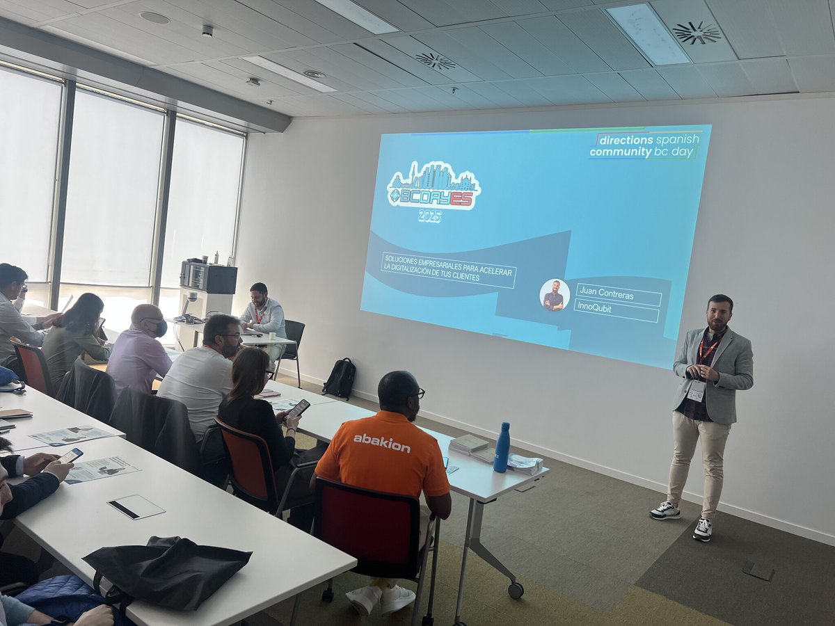 BCDayES's tweet photo. Última sesión antes de la pausa para la comida 🍽️ A por ello! 💪🏼

📍Sala Continia (Santiago Dexeus)
👉🏼 Soluciones empresariales para acelerar la digitalización de tus clientes
🗣️ Juan Contreras Ramírez

#BusinessCentralDay #BCDayES #DirectionsSpanish #CommunityBCDay https://t.co/BVggOHlo6w