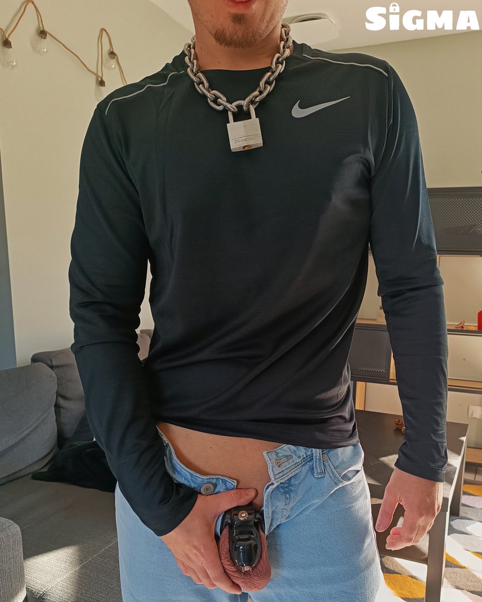 🔒 Day 1727

Always locked, even in broad daylight. No need to hide what I am: a well-trained toy, marked by its chain and exposed for those who know how to use it.