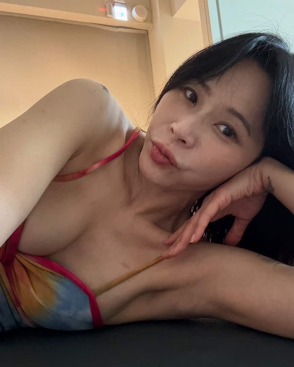 AnnaHarris46655's tweet photo. 46歲的阿姨在X的市��還有多少
找炮友會找我這樣的嗎？ https://t.co/N1djYX6ofJ