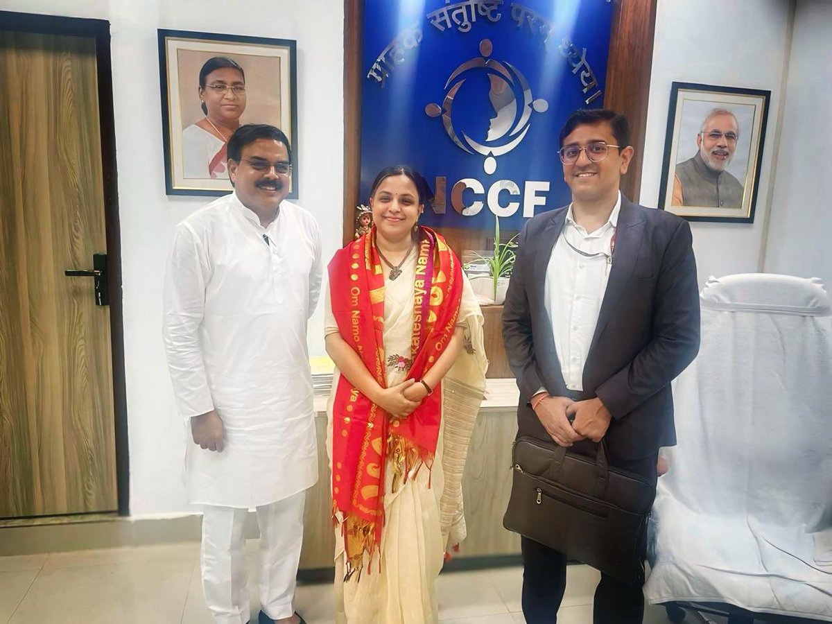 mnadendla's tweet photo. Met Ms.Anice Joseph Chandra IRS, MD,NCCF to discuss the procurement of Millets and Pulses, construction of godowns by PACS, and distribution of commodities through Rythu Bazaar and Fair Price Shops. The collaboration with NCCF is critical to ensure price stability, and also explore market linkages for export opportunities, especially rice exports through Andhra Pradesh’s ports.
@ncbn @PawanKalyan