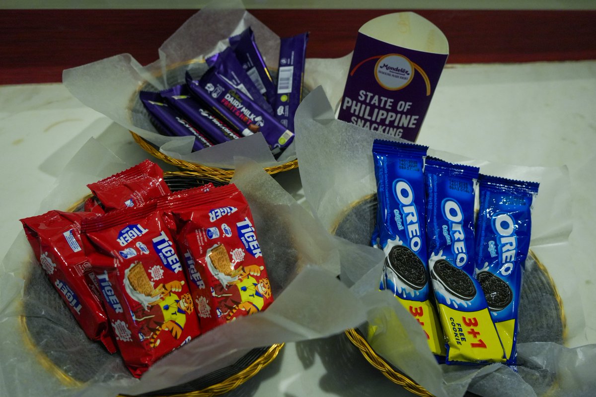 PhilstarNews's tweet photo. The 'State of Philippine Snacking 2024' is here! And a whopping 98% of Filipinos said they enjoyed at least 1 snack a day last year. For the first time, the global report includes insights from Filipinos—what we snack on, when we indulge, and more!
#MindfulSnacking #MDLZ #BrandSpace