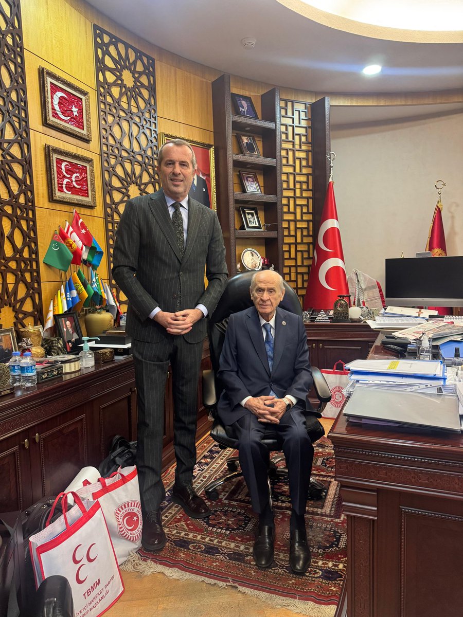 Liderimiz, Yolbaşçımız, Genel Başkanımız Sayın Devlet Bahçeli Beyefendi’yi ziyaret ederek geçmiş olsun dileklerimizi ilettik. Rabbim size sağlıklı, uzun ömür versin; sizi başımızdan eksik etmesin.