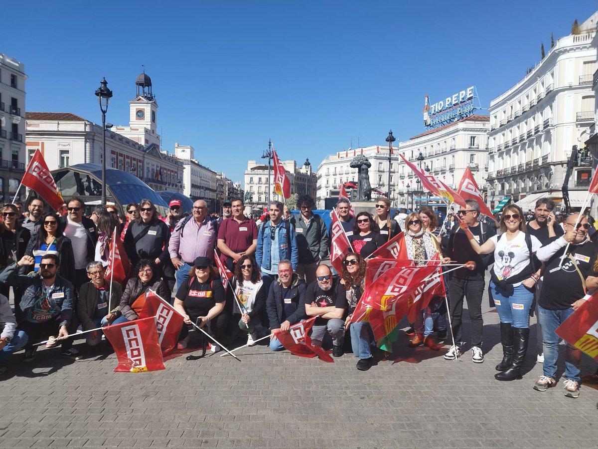 ccooedullobrega's tweet photo. Avui hi som a Madrid davant del Ministeri d'Hisenda.
-Millora dels sous en les administracions públiques.
- Millora salarial per a l'ocupació pública.
- Pagar el 0,5% acordat el 2024.
L'economia espanyola creix, per què les nostres butxaques no?
#SenseTuNoFunciona
#CCOO https://t.co/U36d9kVMdq