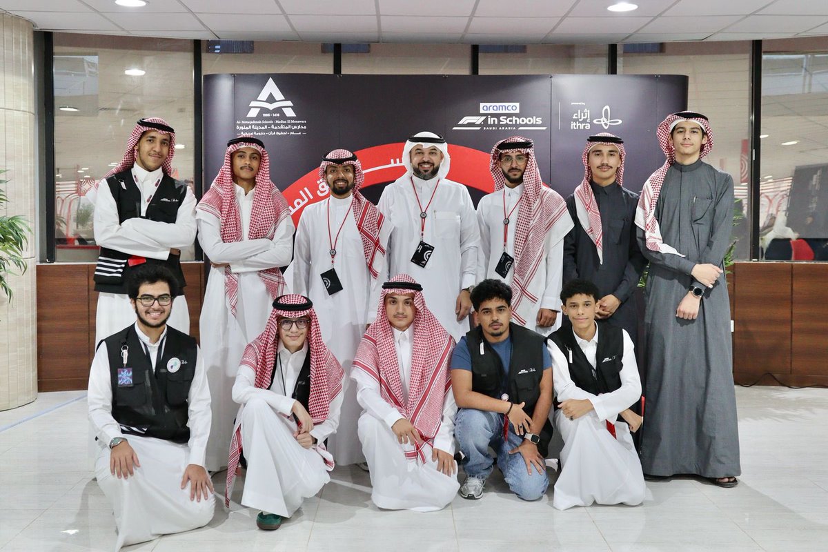 AtheriaRacing's tweet photo. This Eid, we came together as one – from Medinah Hub, with love 🎉💫
من فريق اثيريا عيد مبارك وكل عام وانتم بخير 🎉💫

@Stemracingksa 
#stemracing #atheriaracing #ithra https://t.co/JDI9CMnOEX