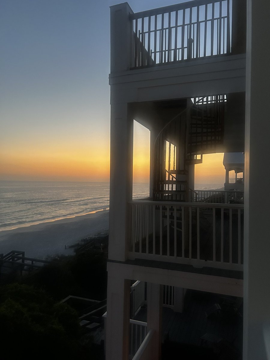 CherThaLove's tweet photo. Sunsets in 30A https://t.co/aET0OuUxj6