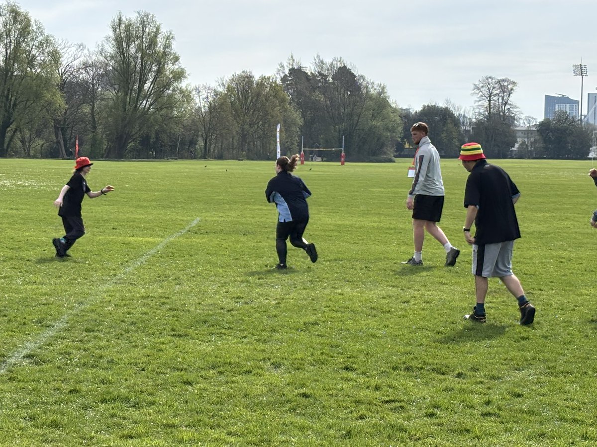 pyc_post16's tweet photo. A sunny day at the Urdd Festival, Pontcanna playing fields! #TeamWorkMakesTheDreamWork @Penycwm https://t.co/TugIbfJaIh
