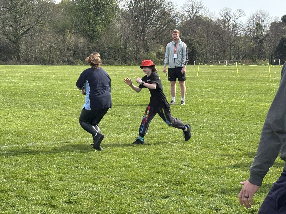 pyc_post16's tweet photo. A sunny day at the Urdd Festival, Pontcanna playing fields! #TeamWorkMakesTheDreamWork @Penycwm https://t.co/TugIbfJaIh
