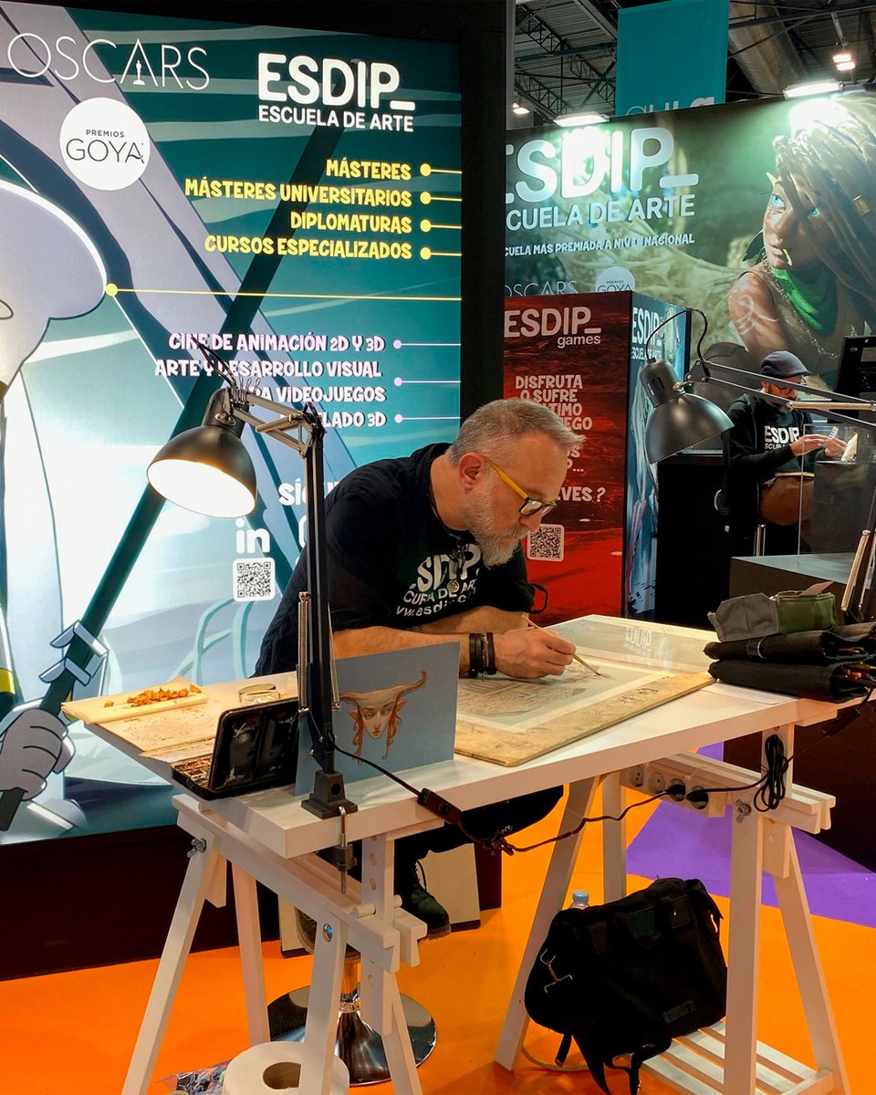 🎨 ¡<a href="/ESDIP/">ESDIP Escuela de Arte</a> dejó huella en #AULA2025!

Profesionales del arte, la animación, el cómic y los videojuegos compartieron su experiencia y mostraron cómo convertir la pasión en profesión. ¡Si te lo perdiste, aún estás a tiempo de descubrir su oferta! ✨

#SemanadelaEducación