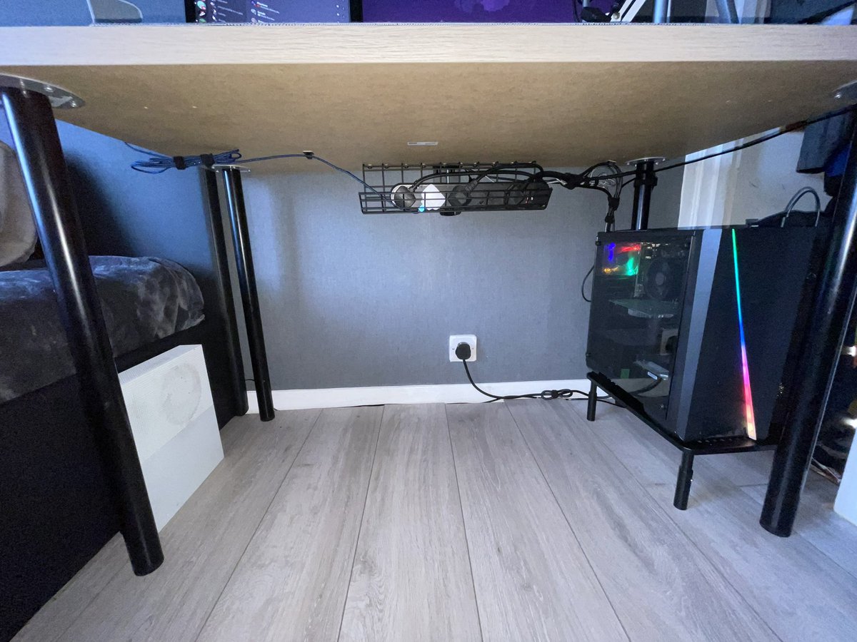 Conor ◢ ◤ tweet media