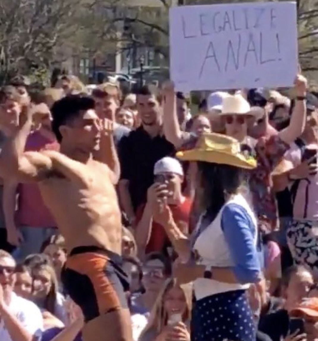 gif_tannen's tweet photo. Spring of 2021 was a complete vibe in Stillwater. https://t.co/N6Sm3w7Tv0