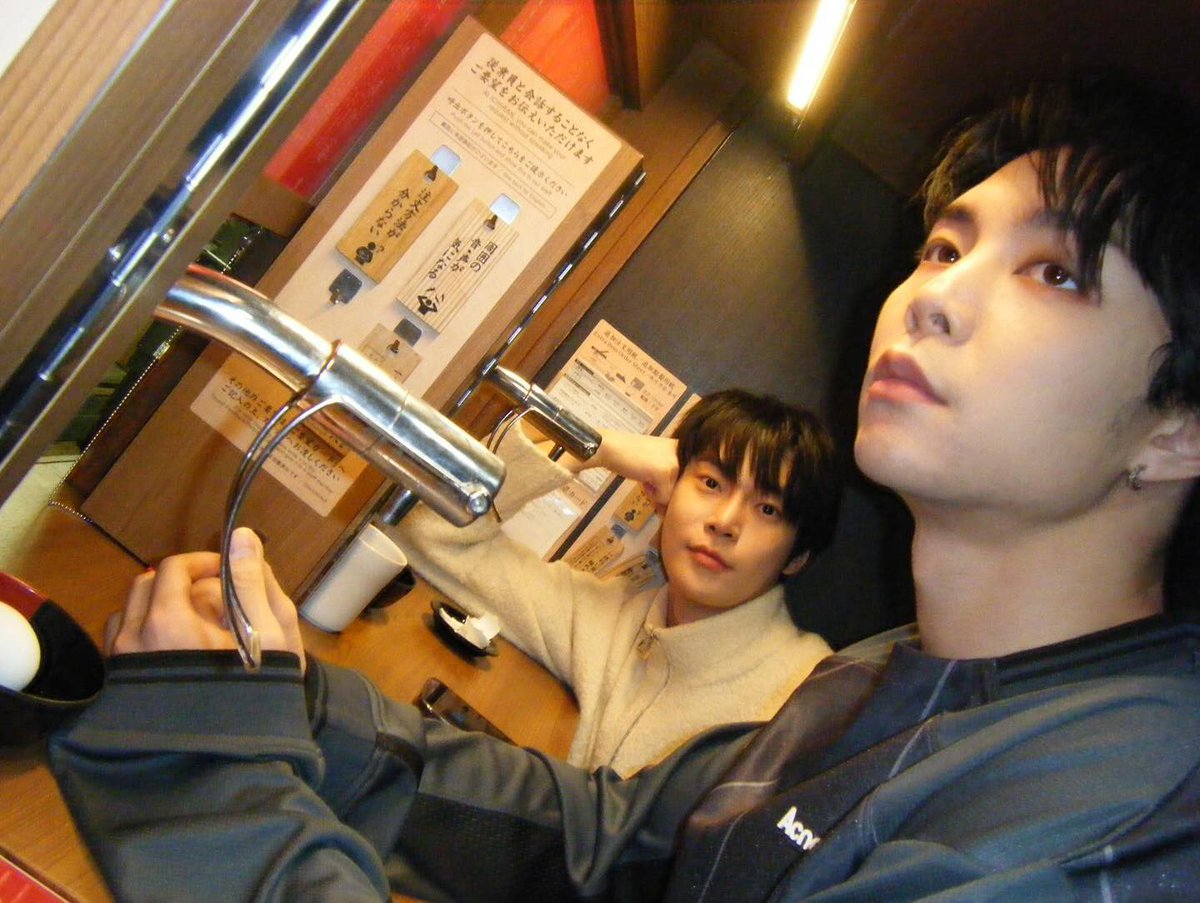 praw_taecyeon's tweet photo. ม่ายมีแฟนก็เหงาหน่อยนะครับ 🐰🐱#dojohn #โดจอน #도쟌 https://t.co/2YlCMvEgAN
