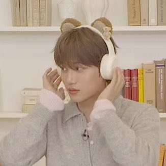 nothingonini's tweet photo. I AM SOBBING JONGIN 😭😭😭😭 https://t.co/rHW70DtPub