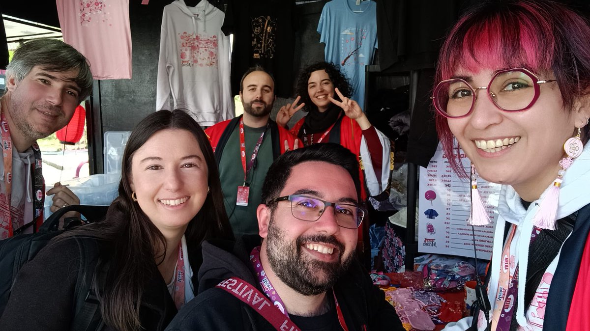 Loreyumi🌹Artemis🌹 tweet media